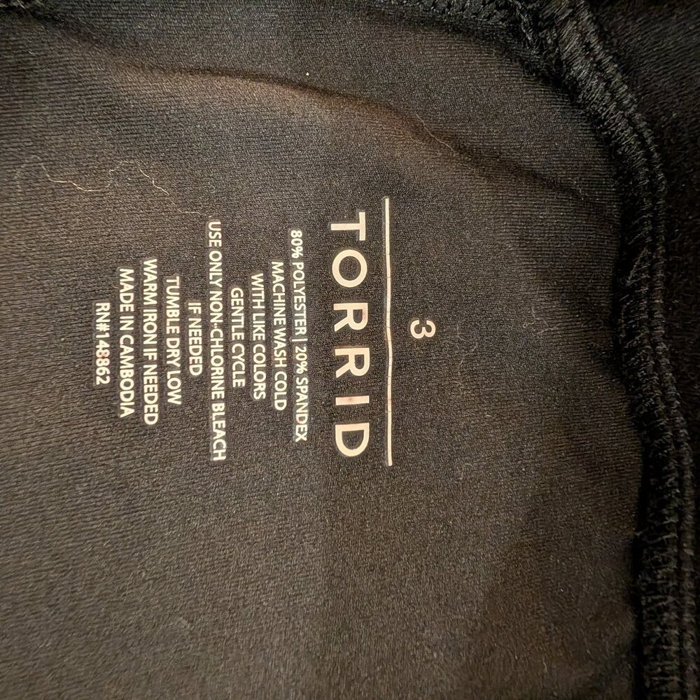 Torrid Full-Length Luxe Legging Black with pockets Size 3 NWOT